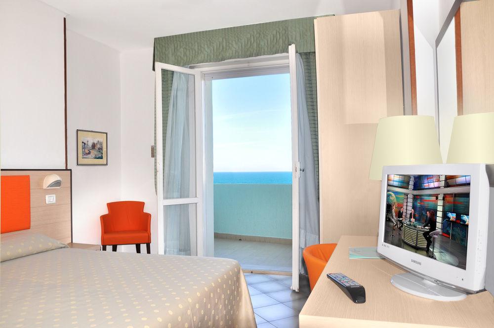 Hotel Losanna ガビッチェ・マーレ エクステリア 写真