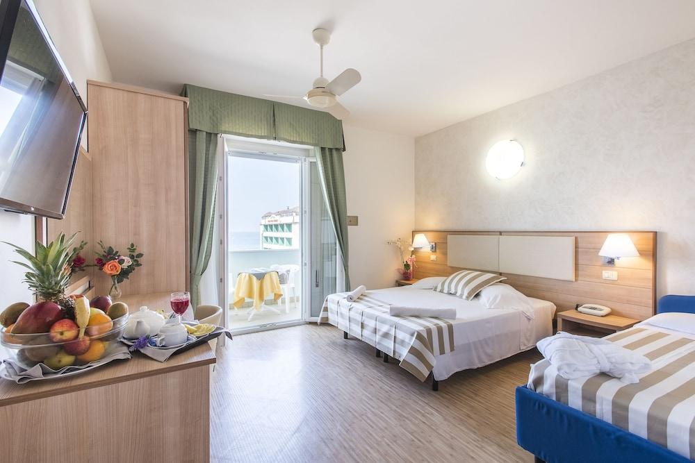 Hotel Losanna ガビッチェ・マーレ エクステリア 写真
