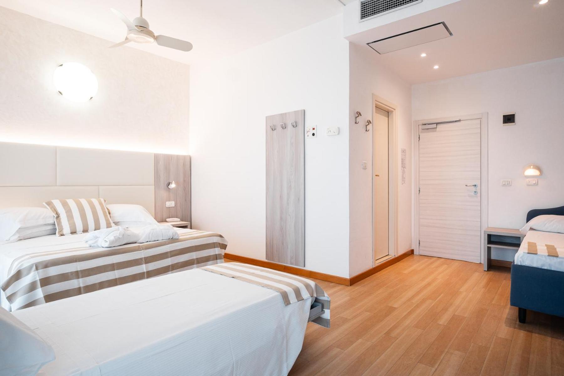 Hotel Losanna ガビッチェ・マーレ エクステリア 写真