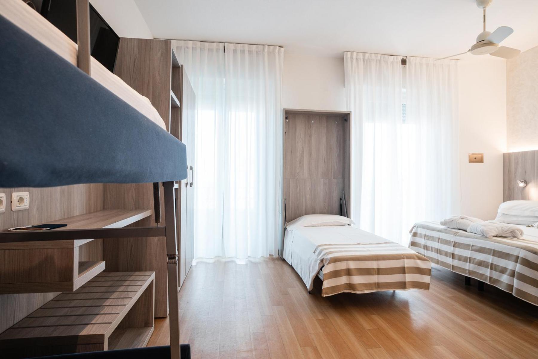 Hotel Losanna ガビッチェ・マーレ エクステリア 写真